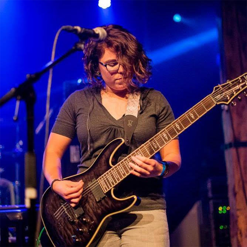 Viele Wege führen zur Informatik – Laura und ihre Lehre bei Inware