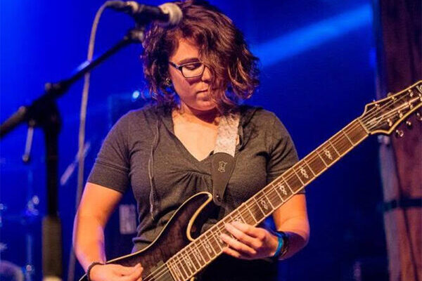 Viele Wege führen zur Informatik – Laura und ihre Lehre bei Inware